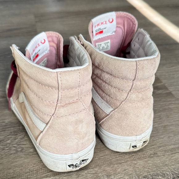 Vans High-Tops with Pink Suede and burgundy Laces - Picture 2 of 5